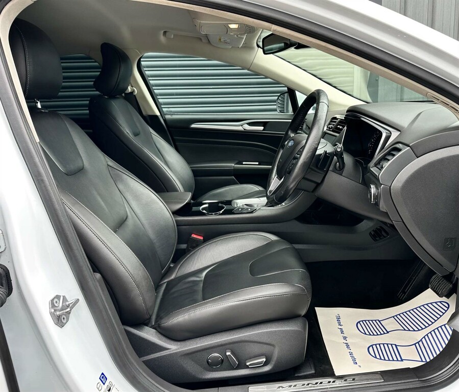 Ford Mondeo Hatchback Blue #23