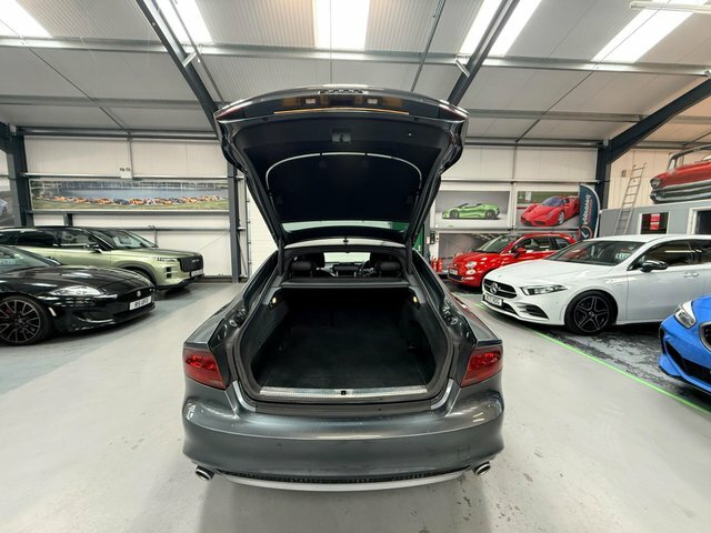 Audi A7 Diesel White #31