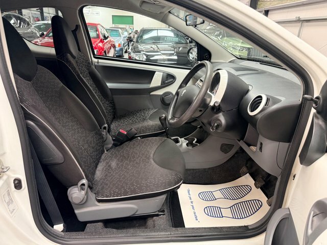 Peugeot 107 Hatchback White #11