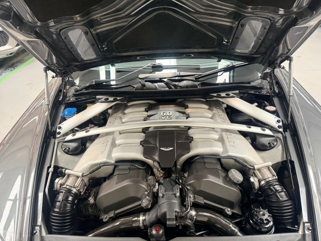 Aston Martin DB9 5.9 V12 451 Bhp Silver #29