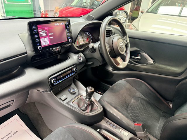 Toyota Yaris 1.6T Gr Circuit Awd Euro 6 Red #2