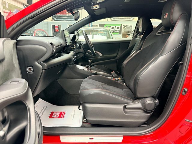Toyota Yaris 1.6T Gr Circuit Awd Euro 6 Red #3