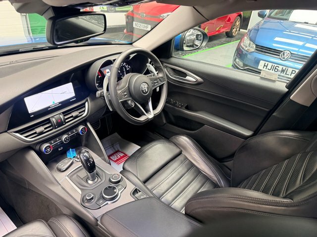 Alfa Romeo Giulia 2.0T Veloce Euro 6 Ss White #9