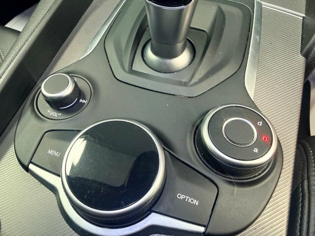 Alfa Romeo Giulia 2.0T Veloce Euro 6 Ss White #19