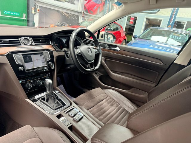 Volkswagen Passat 2.0 Tdi Bluemotion Tech Gt Dsg Euro 6 S S Gold #2