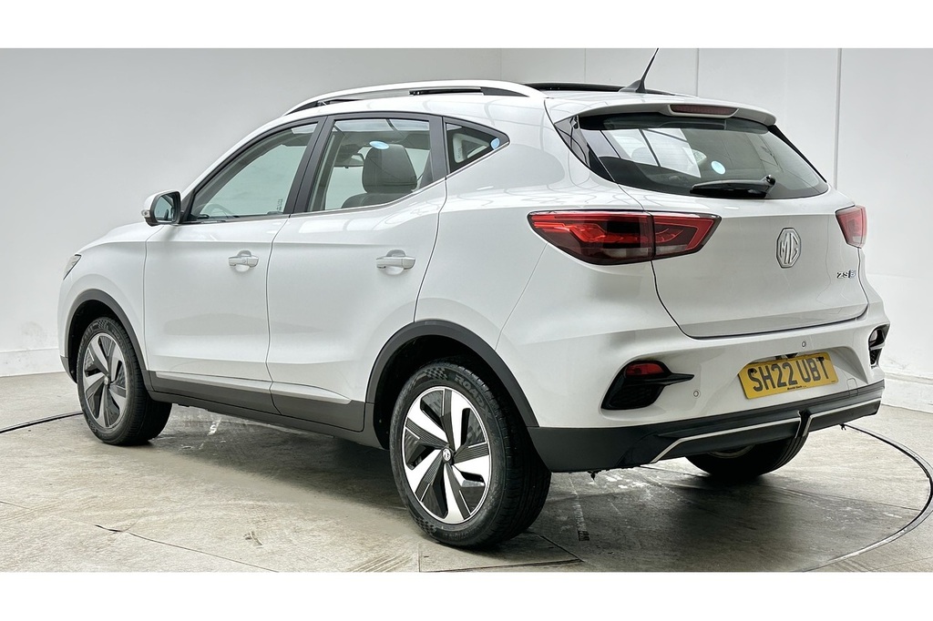 MG ZS Trophy White #5