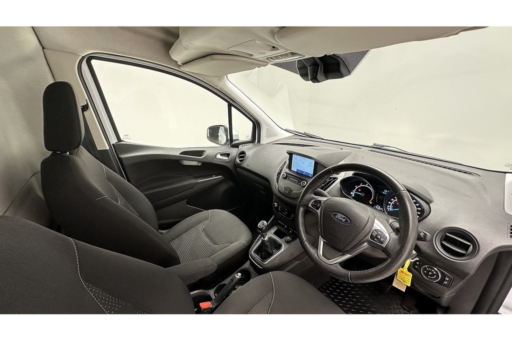 Ford Transit Courier Ecoboost Limited White #2