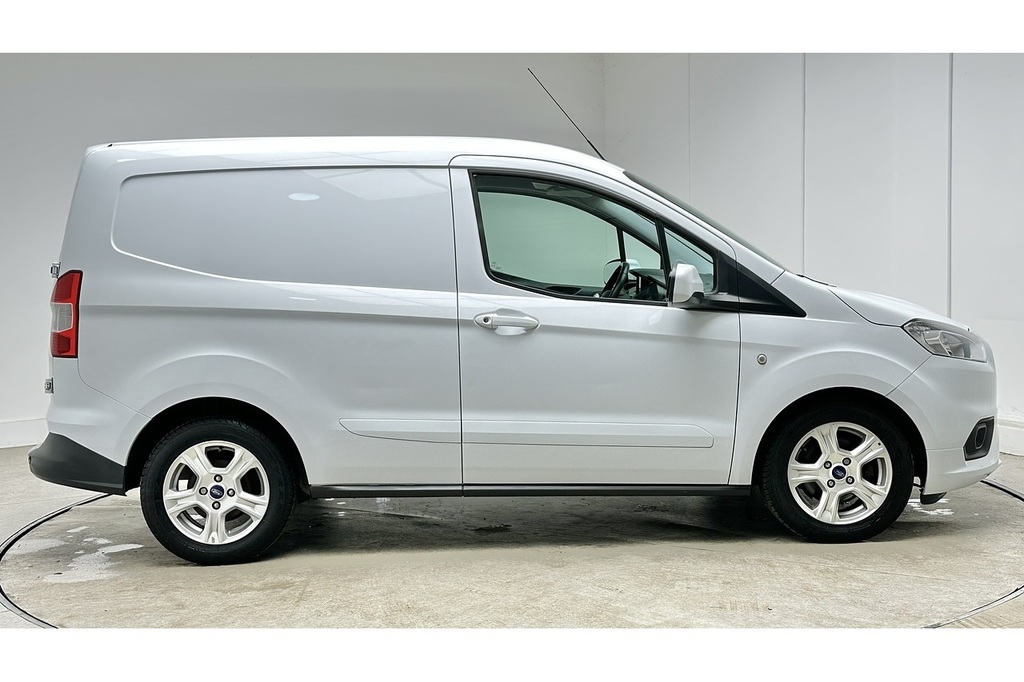 Ford Transit Courier Ecoboost Limited White #4