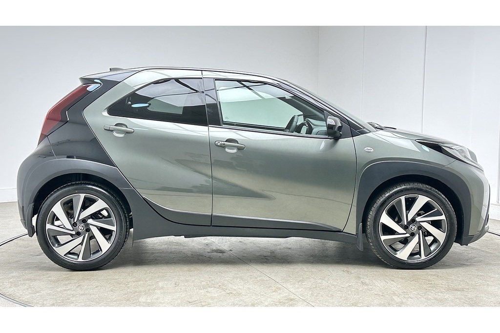 Toyota Aygo X Vvt-i Exclusive Green #4