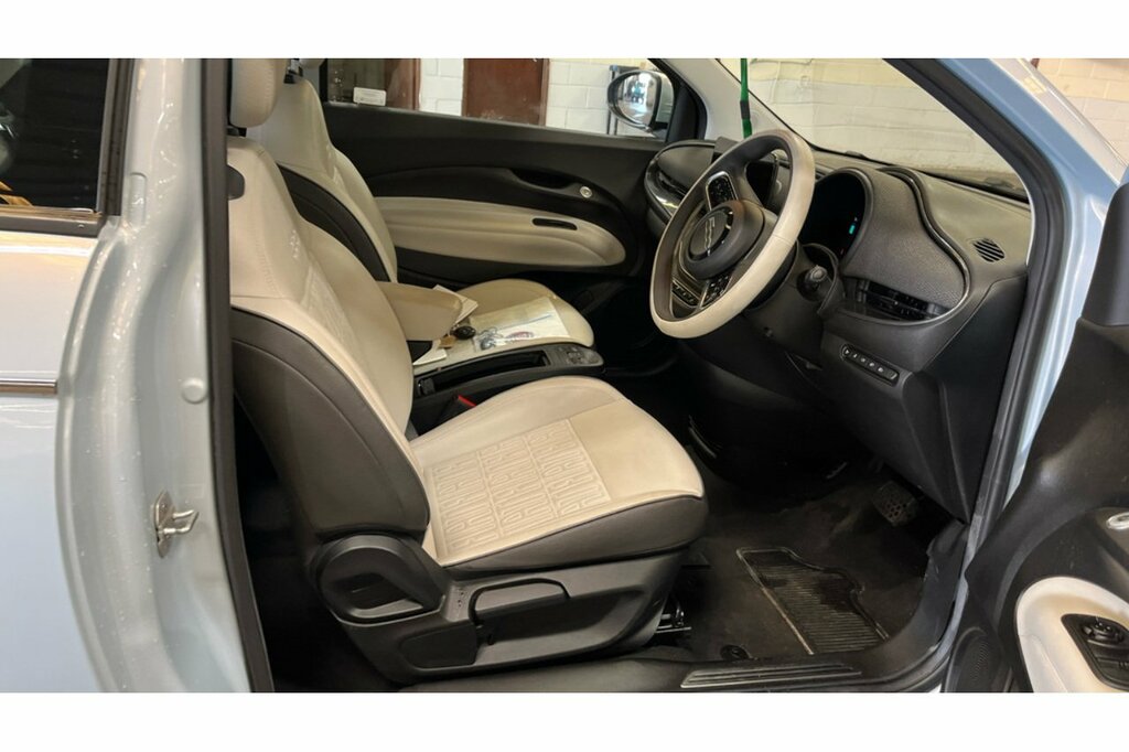 Fiat 500E La Prima Blue #3