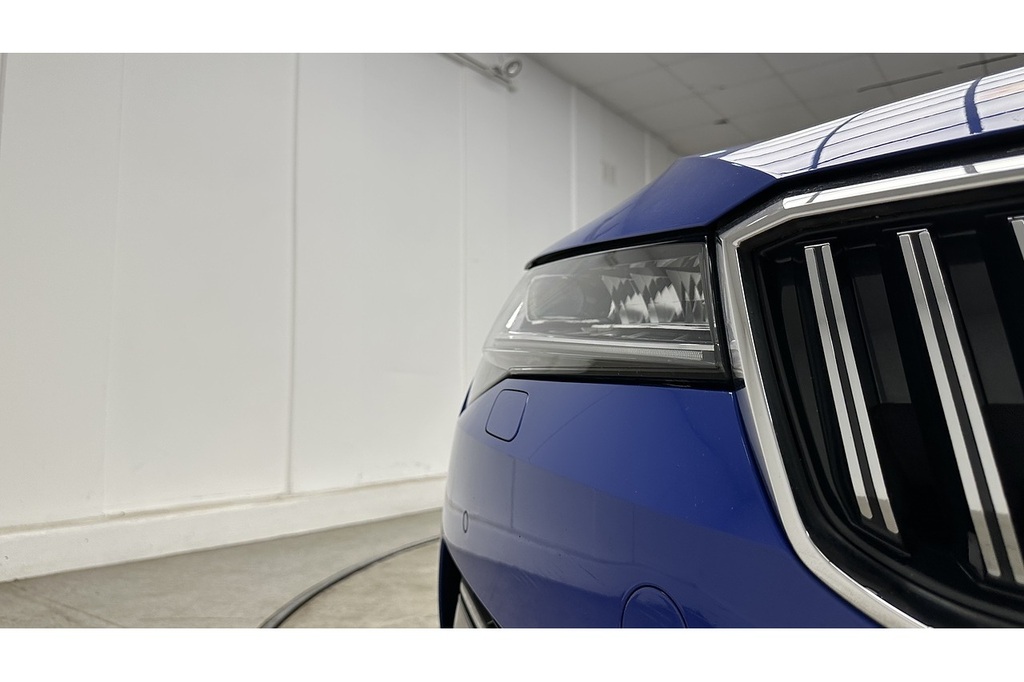 Skoda Superb 2.0 Tdi Scr 150Ps Se Technology Dsg Hatch White #15