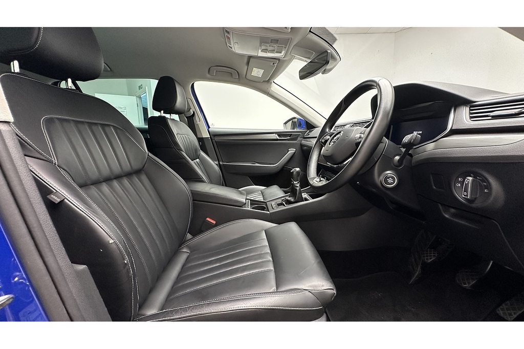 Skoda Superb 2.0 Tdi Scr 150Ps Se Technology Dsg Hatch White #24