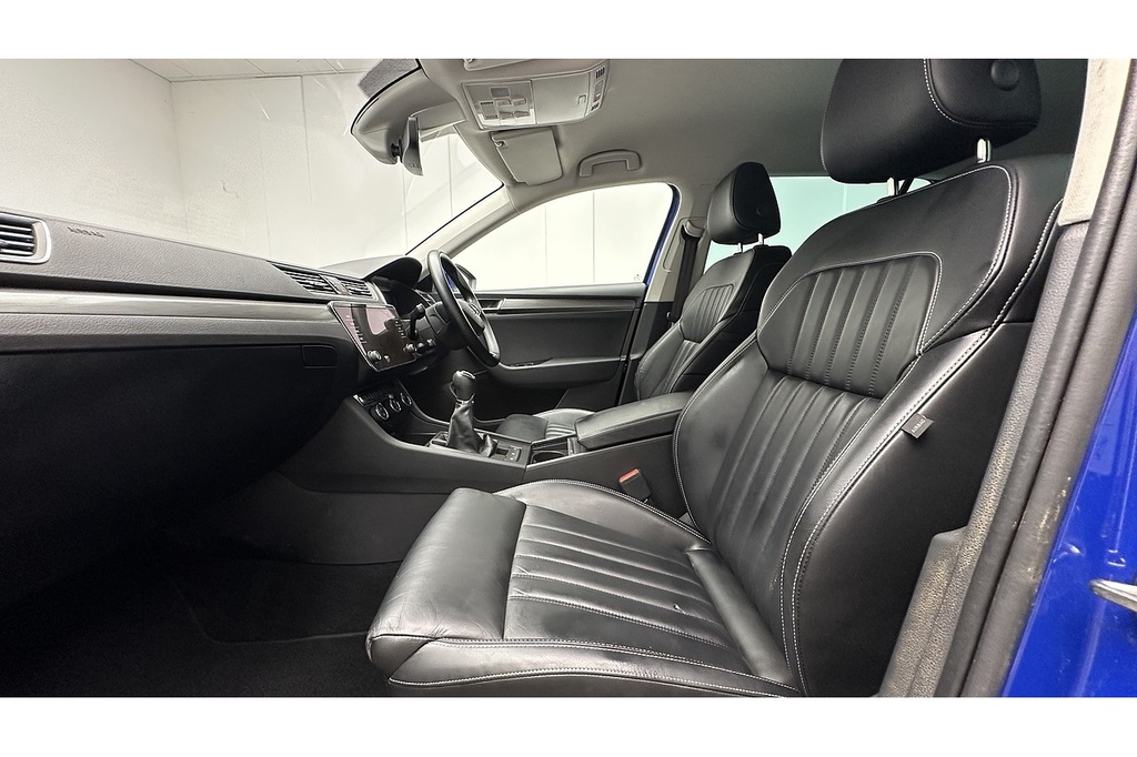 Skoda Superb 2.0 Tdi Scr 150Ps Se Technology Dsg Hatch White #17