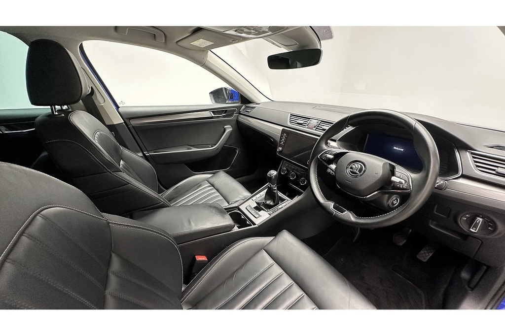 Skoda Superb 2.0 Tdi Scr 150Ps Se Technology Dsg Hatch White #25