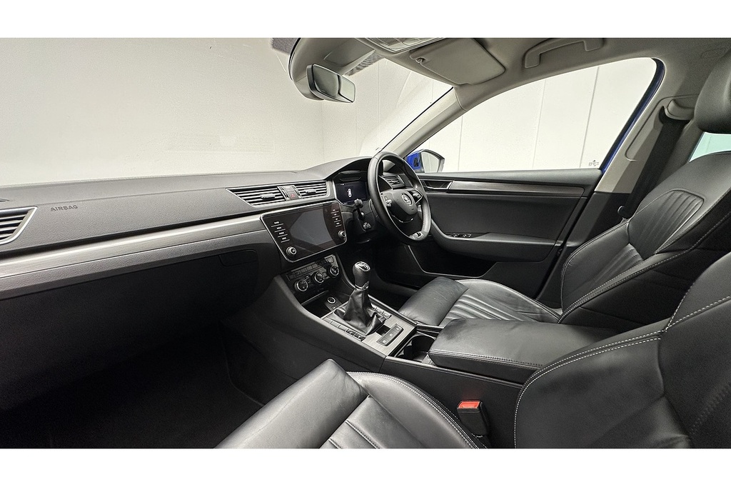 Skoda Superb 2.0 Tdi Scr 150Ps Se Technology Dsg Hatch White #18