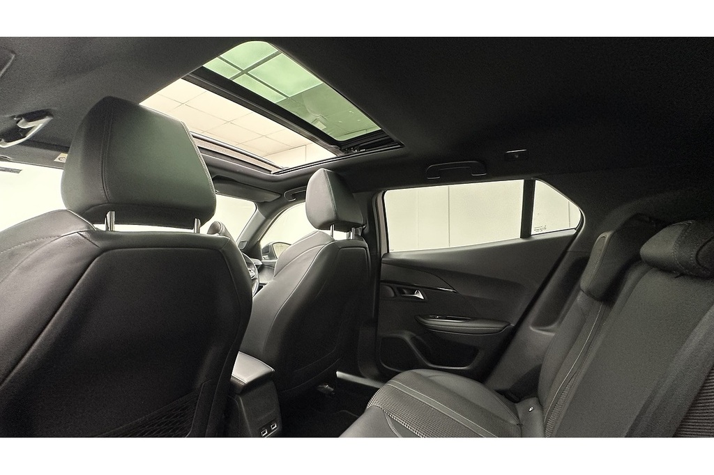 Peugeot 2008 1.2 Puretech Active Premium Black #23