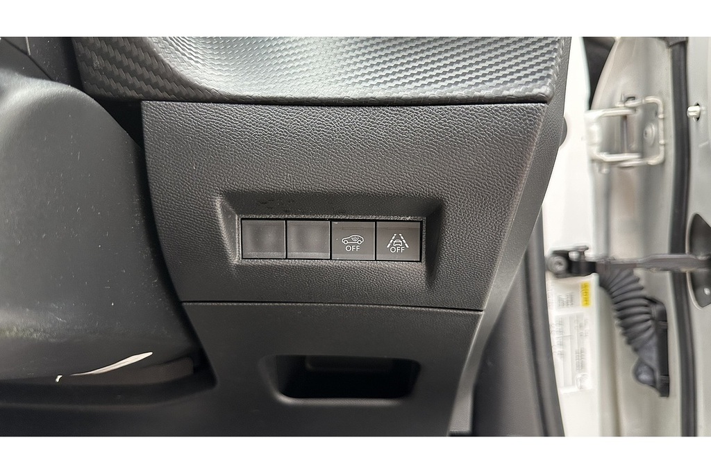 Peugeot 2008 1.2 Puretech Active Premium Black #33
