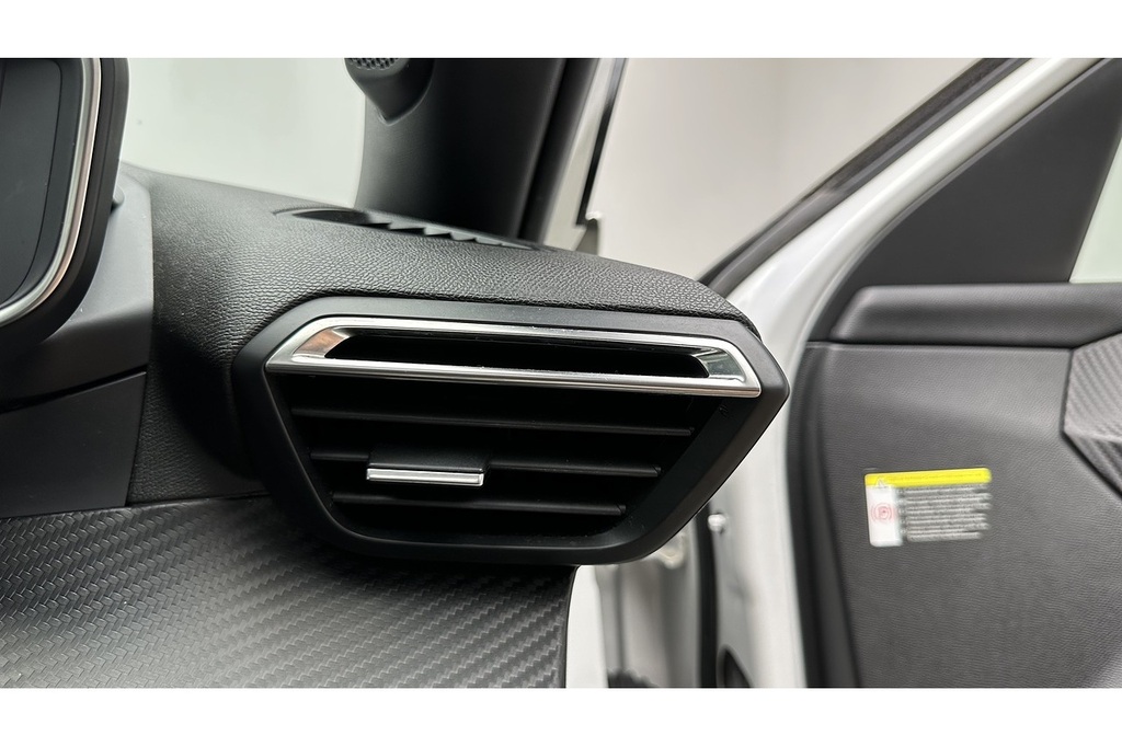 Peugeot 2008 1.2 Puretech Active Premium Black #32