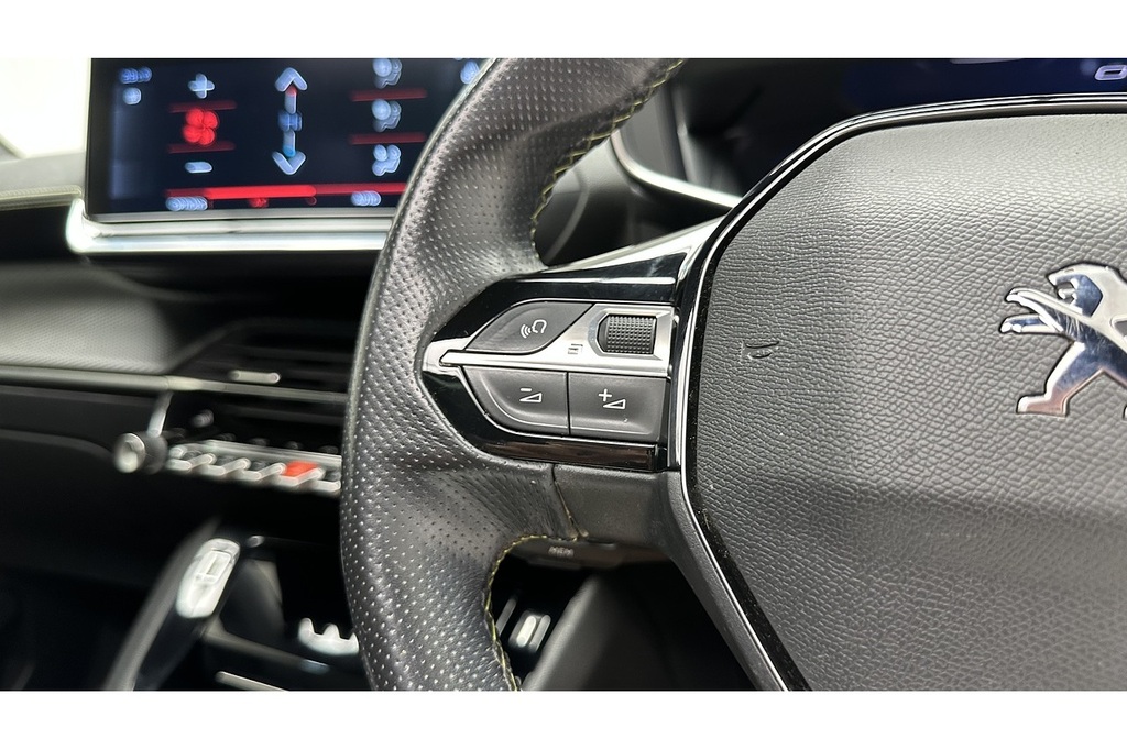 Peugeot 2008 1.2 Puretech Active Premium Black #36