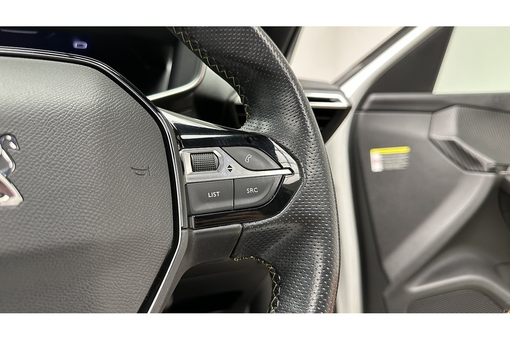 Peugeot 2008 1.2 Puretech Active Premium Black #37