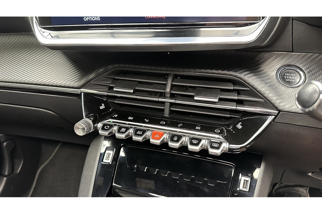 Peugeot 2008 1.2 Puretech Active Premium Black #45