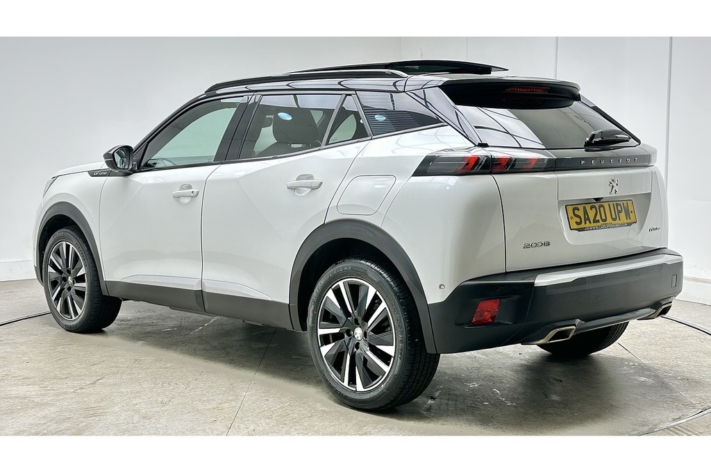 Peugeot 2008 Puretech Gt Line White #5
