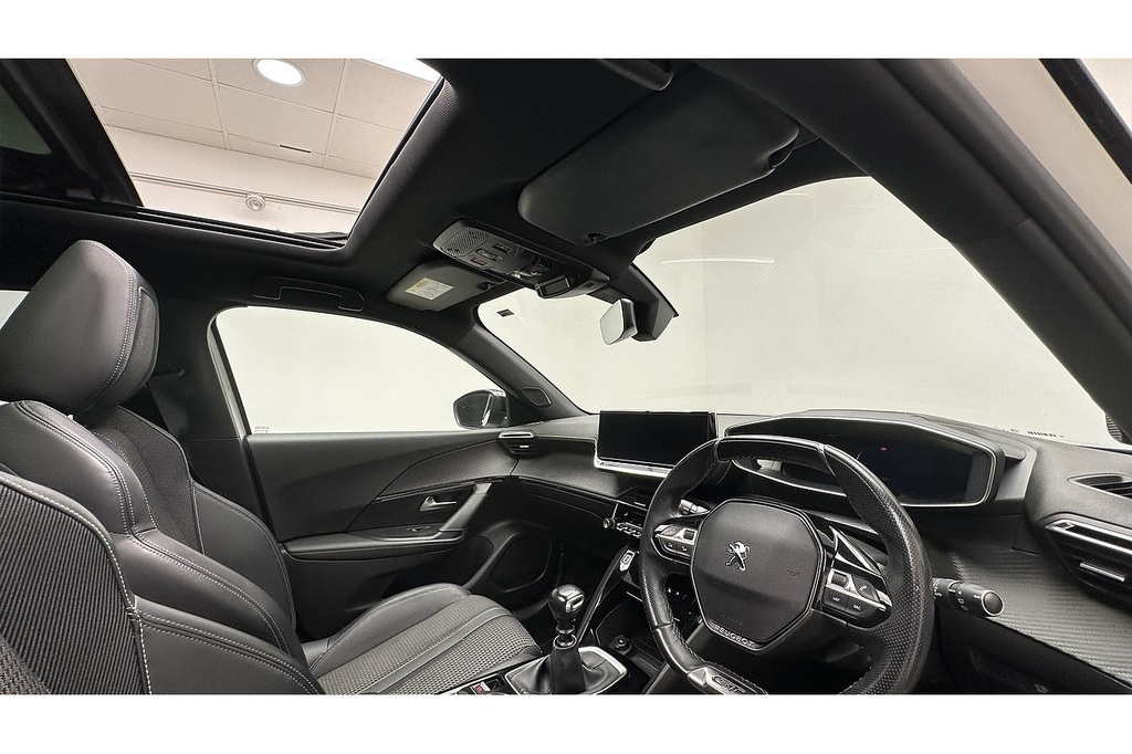 Peugeot 2008 1.2 Puretech Active Premium Black #29