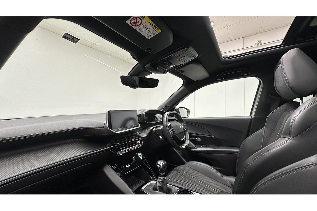 Peugeot 2008 1.2 Puretech Active Premium Black #19