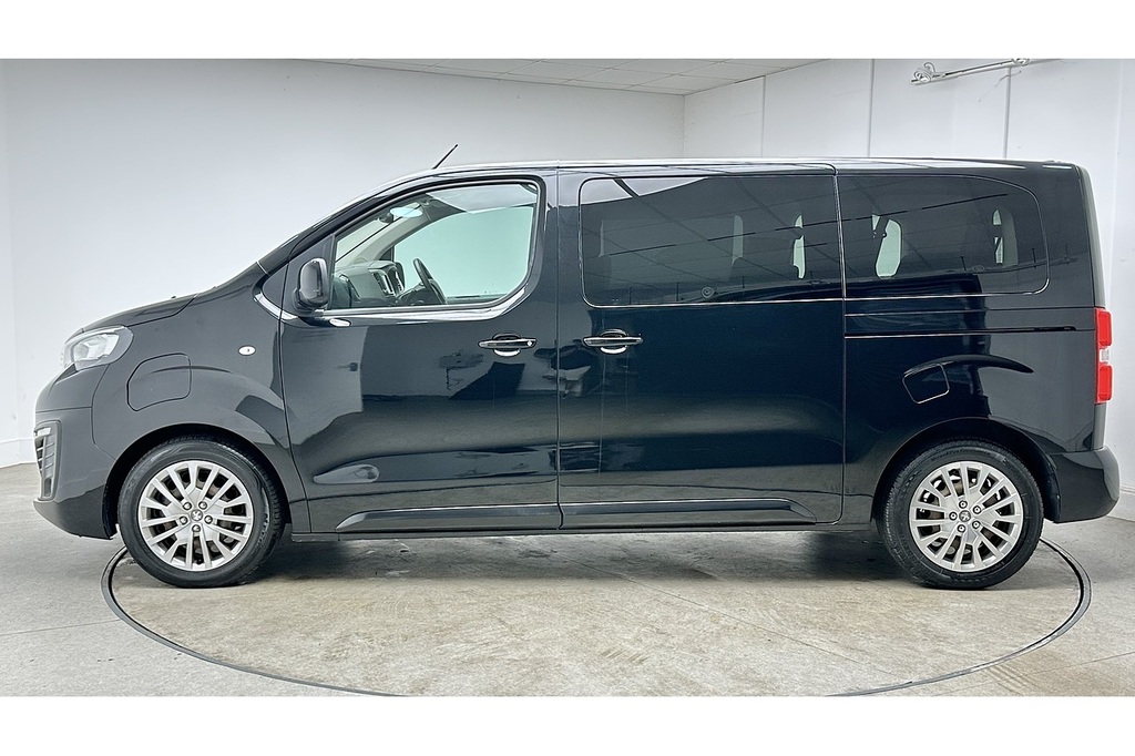 Peugeot e-Traveller Active Black #6