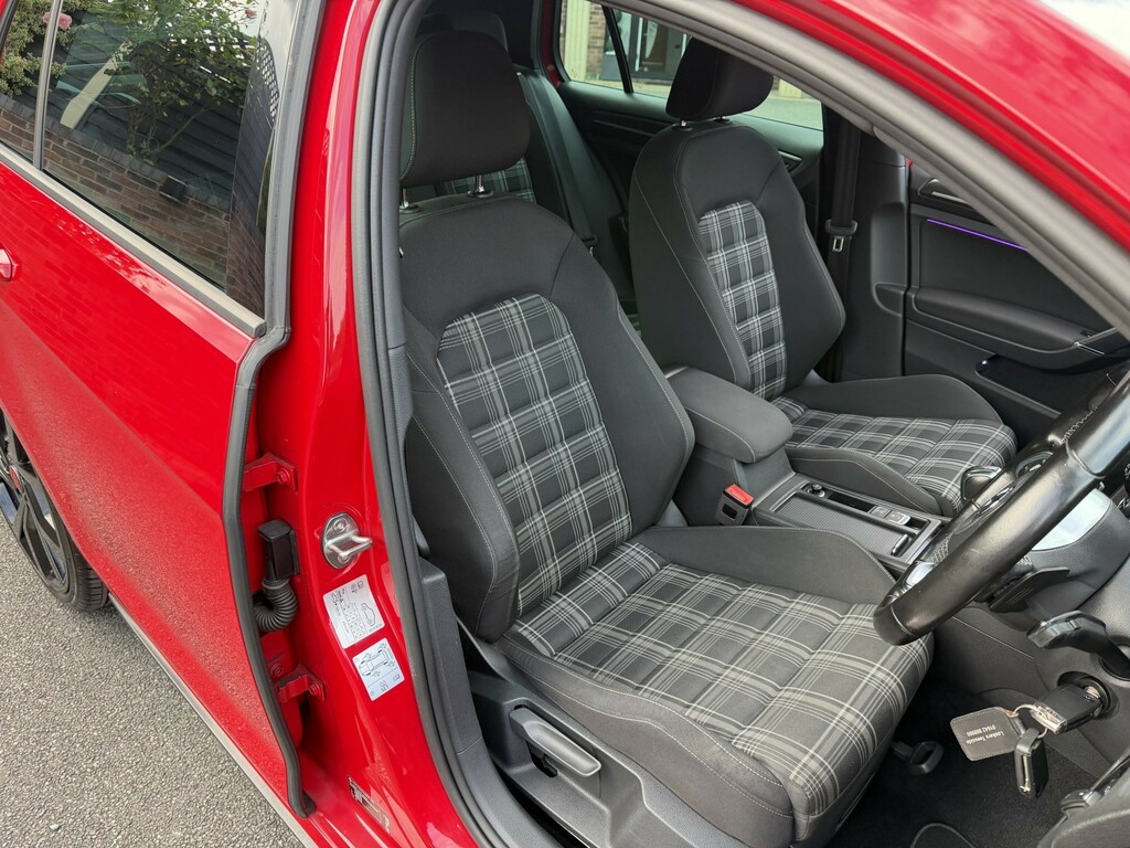 Volkswagen Golf 2.0 Tdi Bluemotion Tech Gtd Red #3