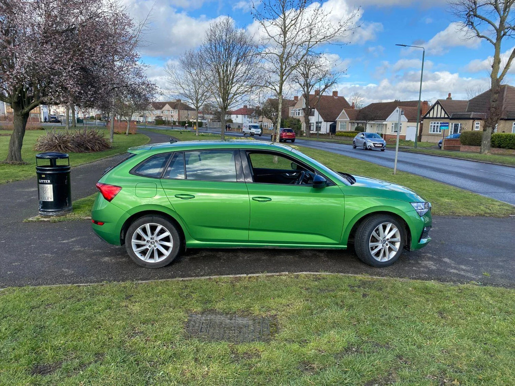 Skoda Scala Hatchback 1.5 Tsi Se 2019 Green #3
