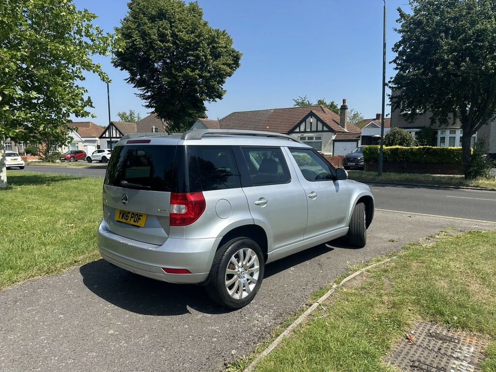 Skoda Yeti Suv 1.2 Tsi Se L 2016 YW16POF Silver #4