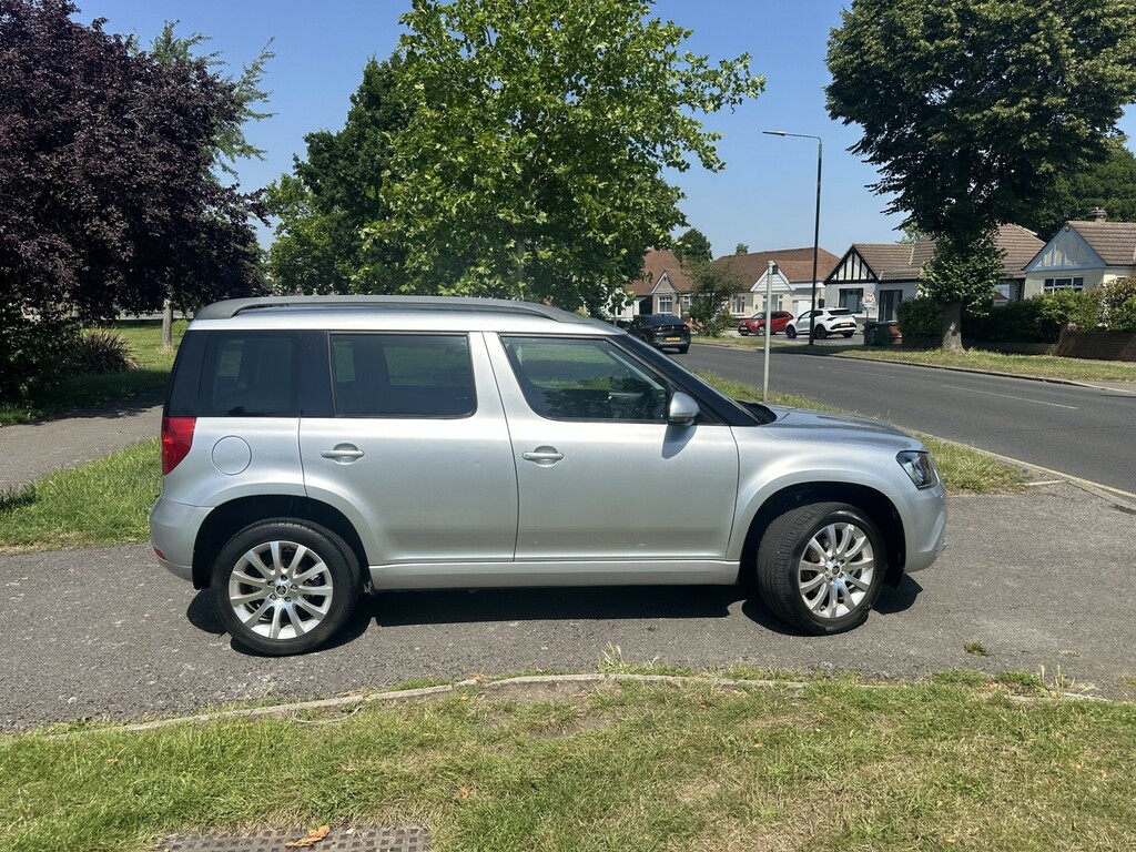 Skoda Yeti Suv 1.2 Tsi Se L 2016 YW16POF Silver #3