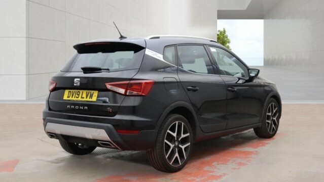 Seat Arona 1.0 Tsi Fr Sport Black #4