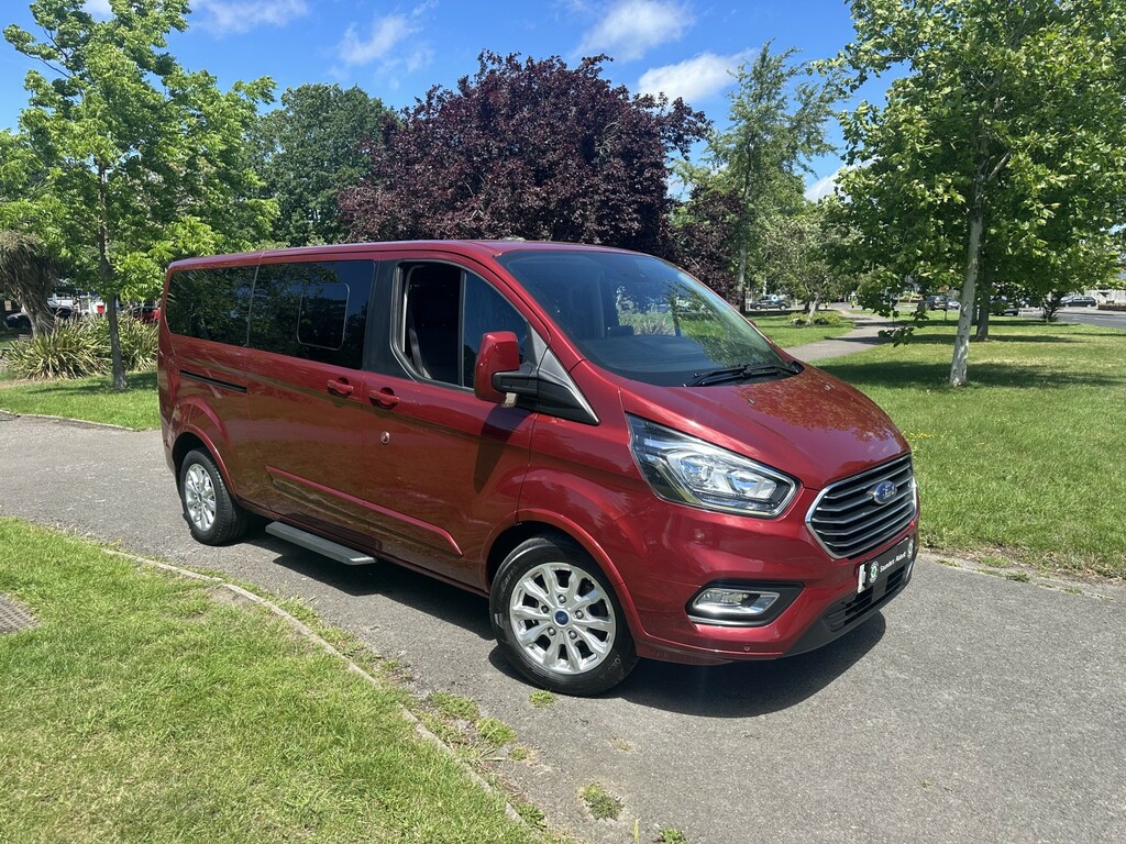 Ford Tourneo Custom 2.0 320 Ecoblue Titanium Red