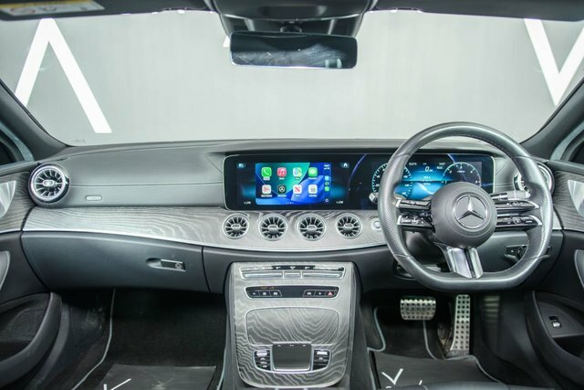Mercedes-Benz CLS 2022 2.0 Cls300dh Mhev Amg Line Night Edition Pre Black #2