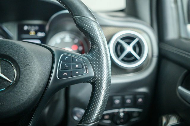 Mercedes-Benz X Class Progressive White #21