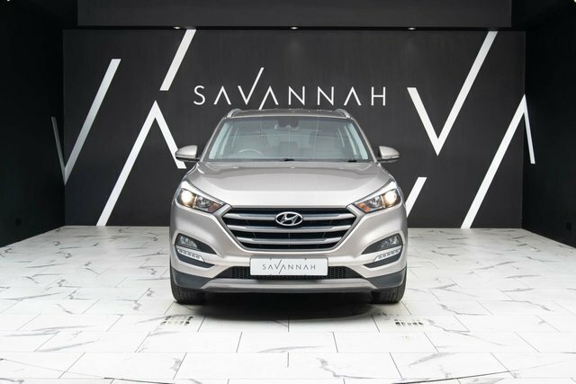 Hyundai Tucson 2015 1.7 Crdi Blue Drive Se Nav Suv Man Beige #3