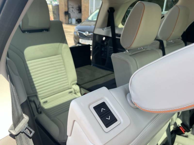 Land Rover Discovery Suv 3.0 Td V6 Hse 4Wd Euro 6 Ss 2017 White #14