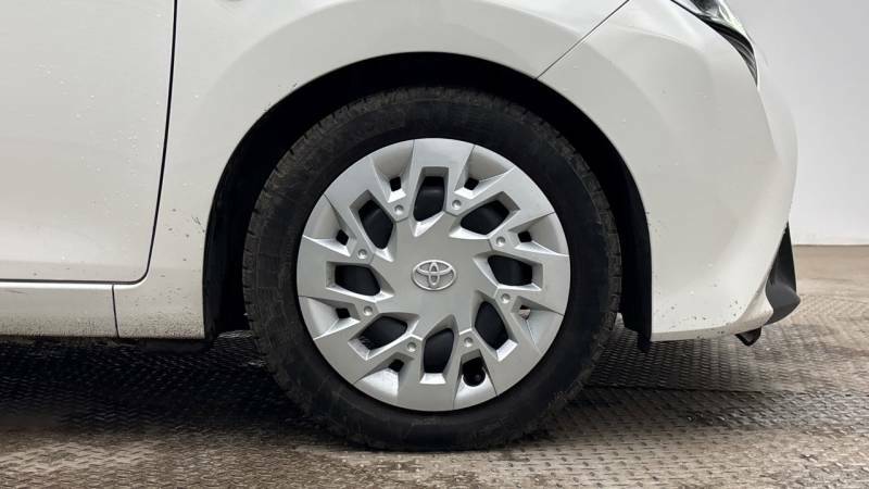 Toyota Aygo 1.0 Vvt-i X-play Tss White #4