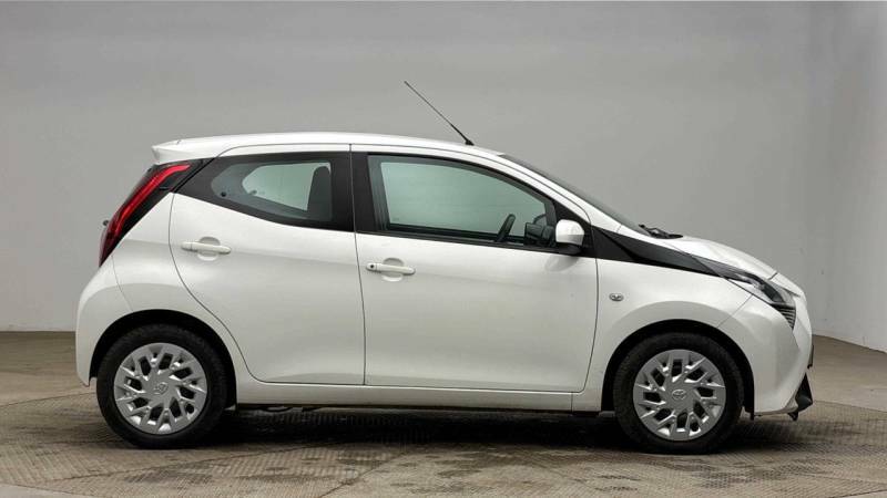 Toyota Aygo 1.0 Vvt-i X-play Tss White #3