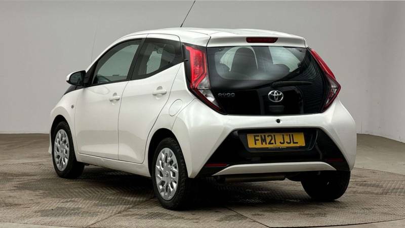 Toyota Aygo 1.0 Vvt-i X-play Tss White #2