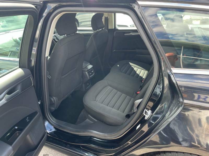 Ford Mondeo Zetec White #9