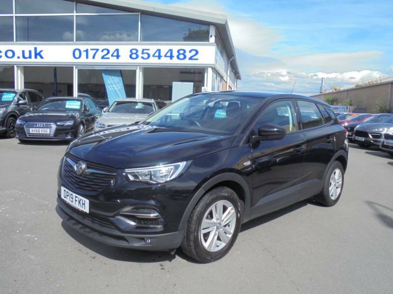 Vauxhall Grandland X 1.5 Turbo D Se 6 Speed - 2019 19 DP19FKH Black #2