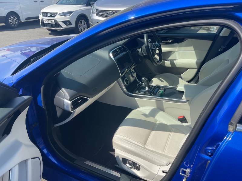 Jaguar XE 2.0 D R-sport 177 Bhp Grey #9