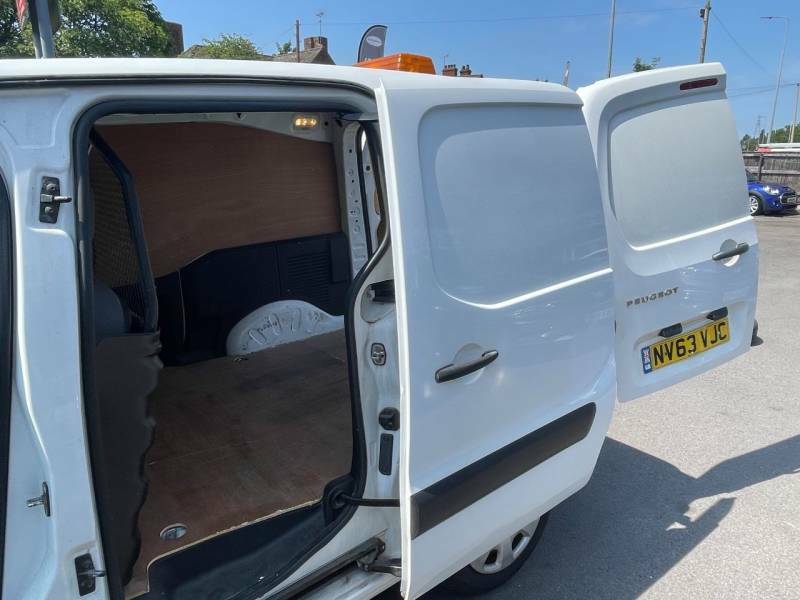 Peugeot Partner Hdi 625 Se White #7
