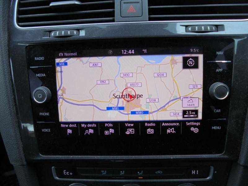 Volkswagen e-Golf Gt 1.5 Tsi 150Ps 7-Speed Dsg White #11