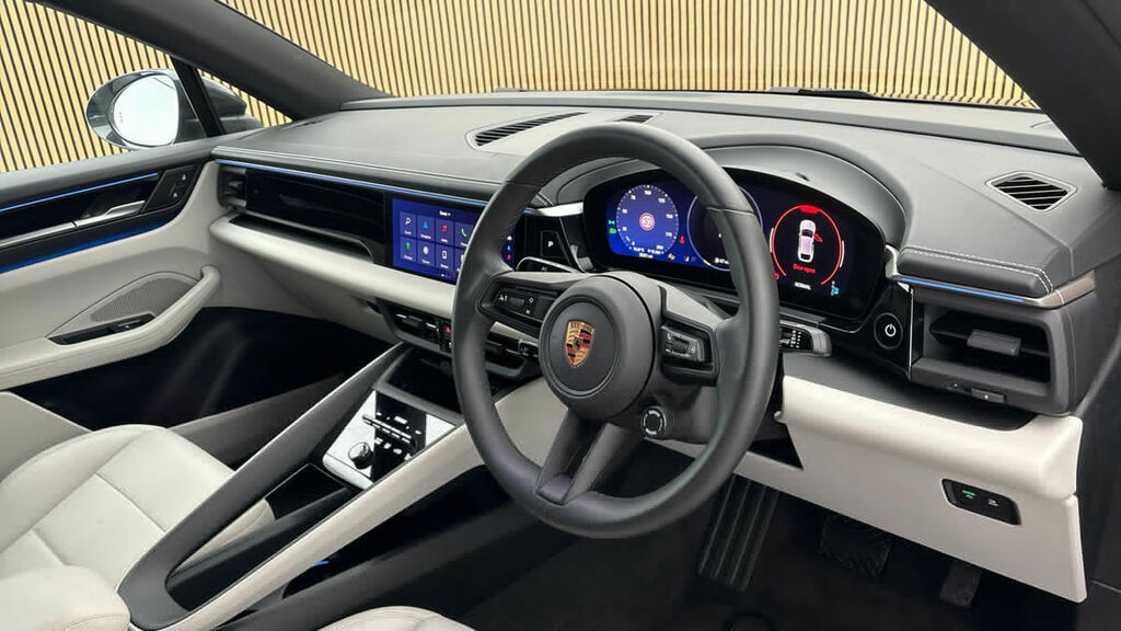 Porsche Macan 100Kwh 4 4Wd AY25DXO Black #5
