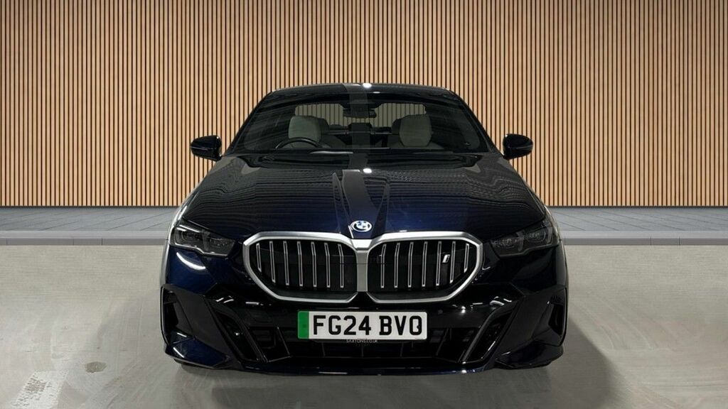 BMW i5 40 83.9Kwh M Sport Saloon Edrive FG24BVO Black #3