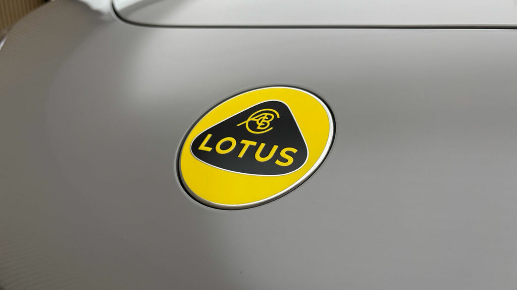 Lotus Eletre 450Kw 112Kwh Black #24